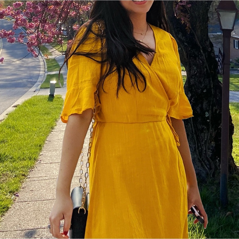 Old navy yellow wrap dress in S